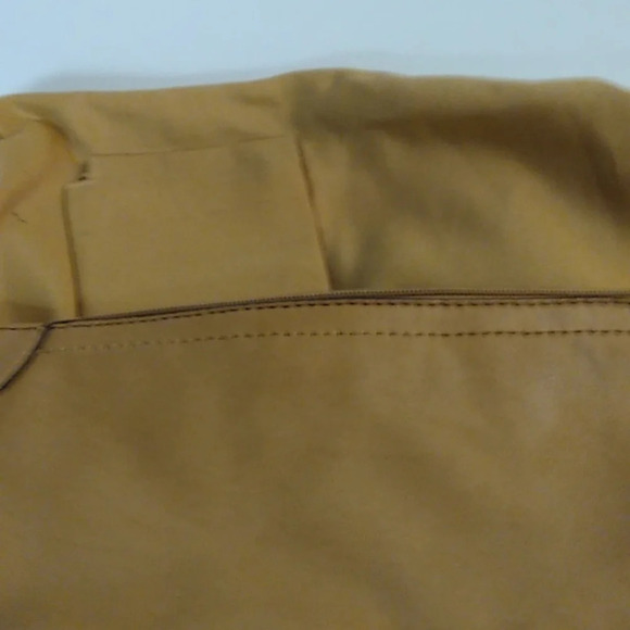 Relic Shoulder Bag Purse Carmel Brown 12" L X 4.5" W X 6" H - Picture 6 of 16